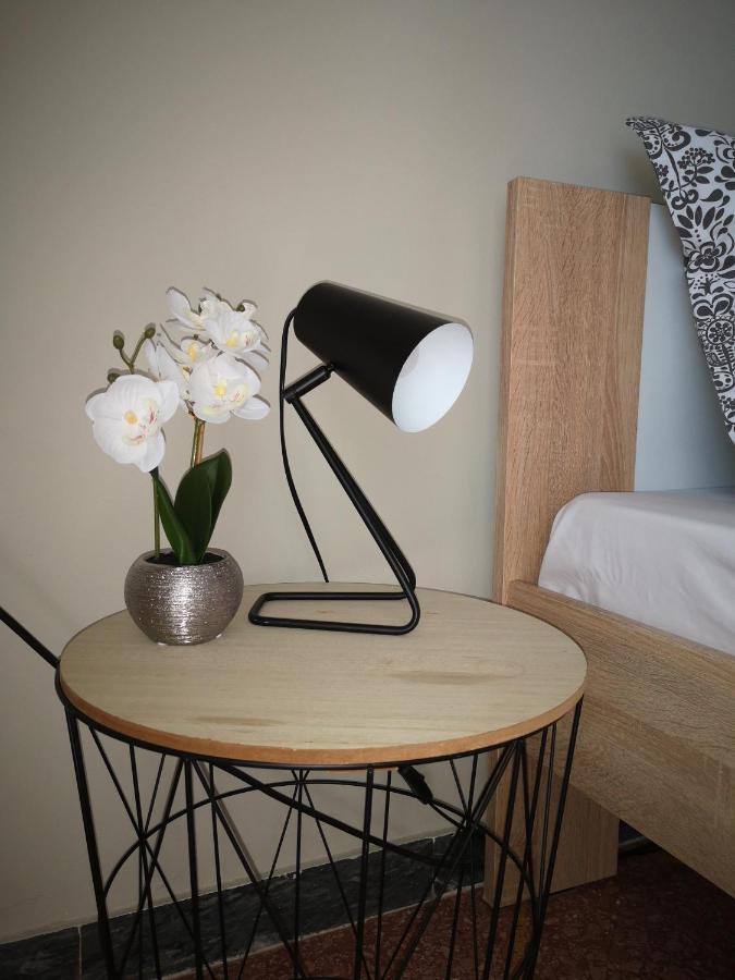 Sea&Sun Glyfada Apartment เอเธนส์ ภายนอก รูปภาพ