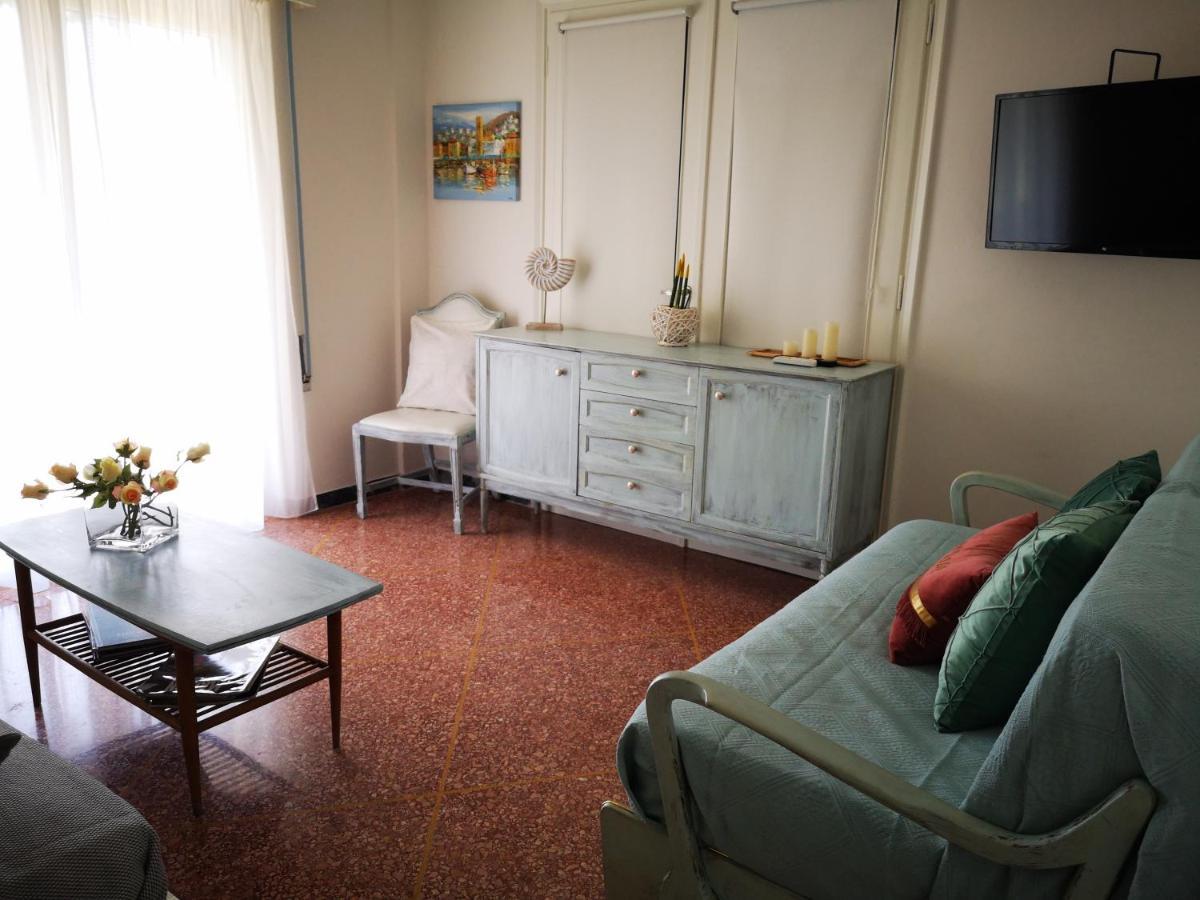 Sea&Sun Glyfada Apartment เอเธนส์ ภายนอก รูปภาพ