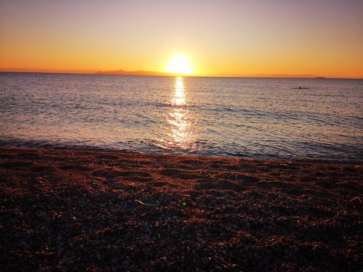 Sea&Sun Glyfada Apartment เอเธนส์ ภายนอก รูปภาพ