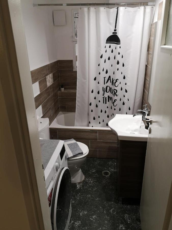 Sea&Sun Glyfada Apartment เอเธนส์ ภายนอก รูปภาพ